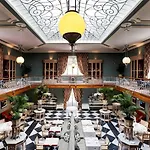 Palace 5*