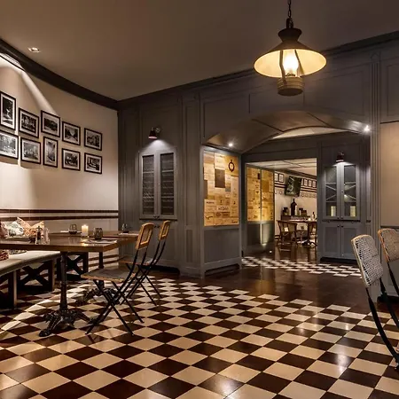 Отель Palace 5*