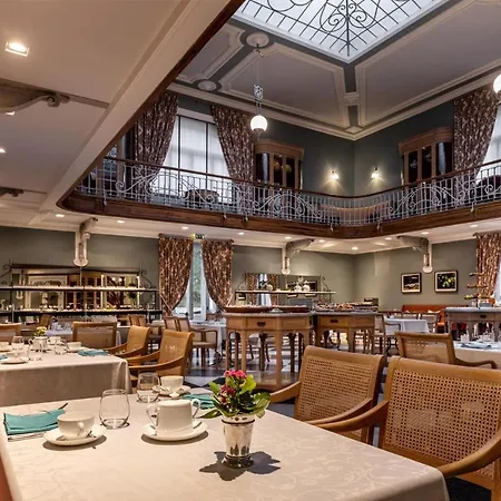 Palace Hotel 5*