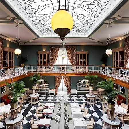 Palace 5*