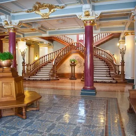 Palace 5*